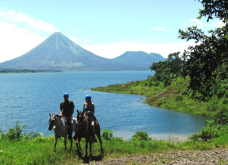 horseback_lake_trail_arenal2